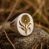 Vintage Sunflower Engraved Ring with Golden Nature Inspired Design