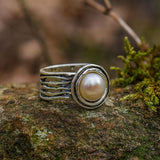 Rustic Wave Band Ring with Natural White Pearl Center