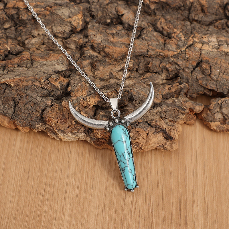 Western Bull Horn Necklace with Turquoise Stone Pendant