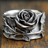 Vintage Gothic Rose Ring with Detailed Vine Leaf Design