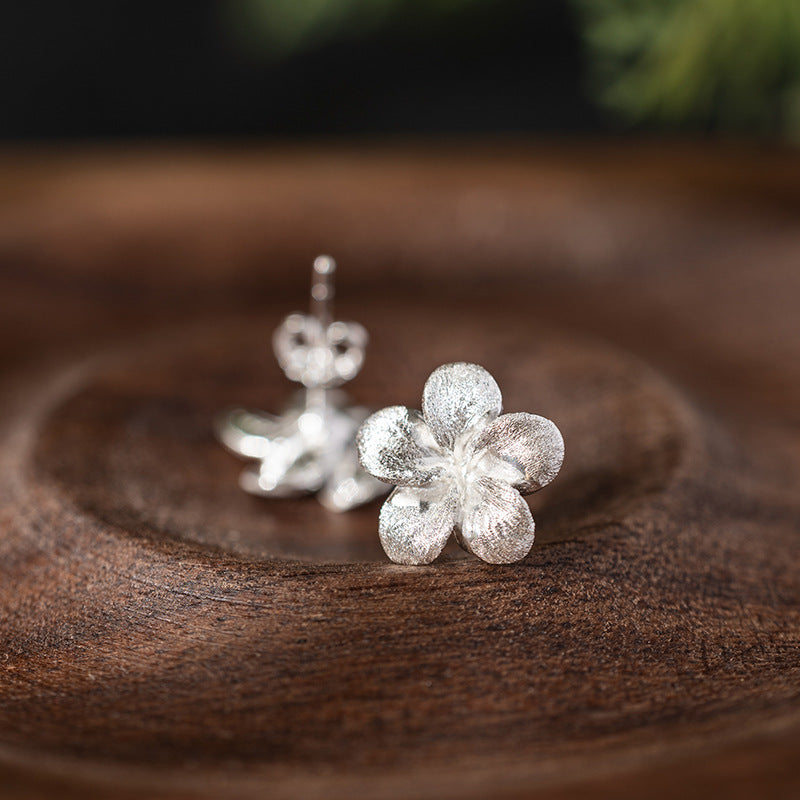 Handmade Silver Flower Stud Earrings – Nature-Inspired Beauty
