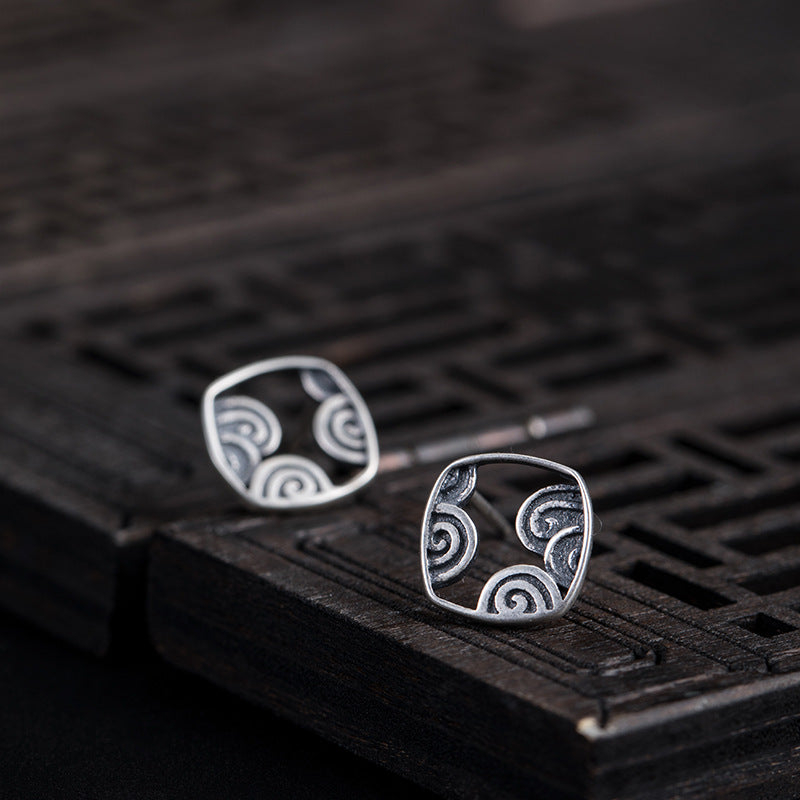 Minimalist Cloud Pattern Stud Earrings in Geometric Frame