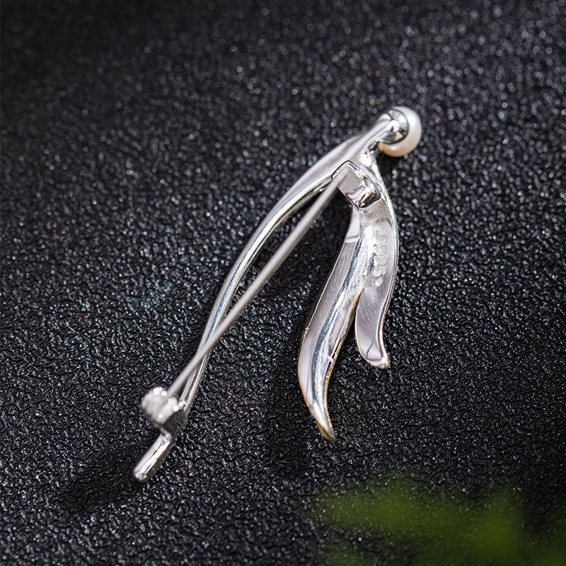 Golden Petal Pearl Brooch for Ethereal Goddess Energy