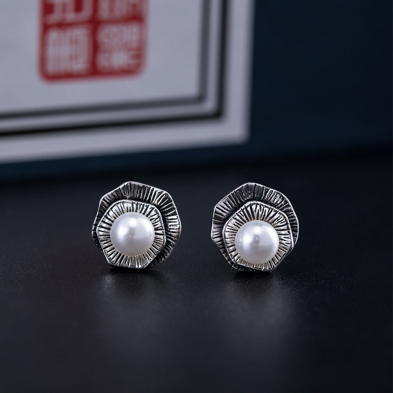 Vintage Pearl Flower Stud Earrings for Natural Elegance