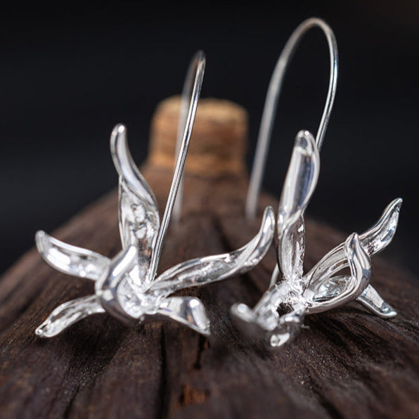 Silver Stamen Drop Earrings – Floral Minimalist Design