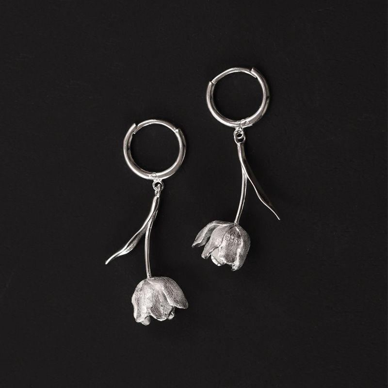 Tulip Drop Earrings in Gold or Silver Tone