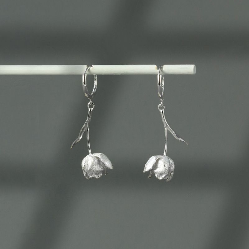 Tulip Drop Earrings in Gold or Silver Tone