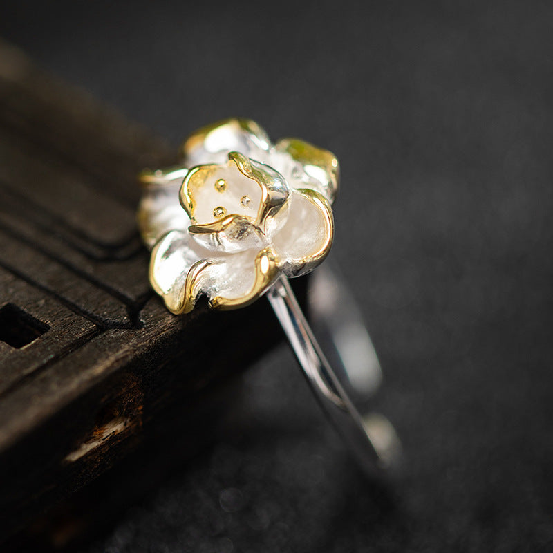 Sacred Bloom Ring – Golden Petal Elegance