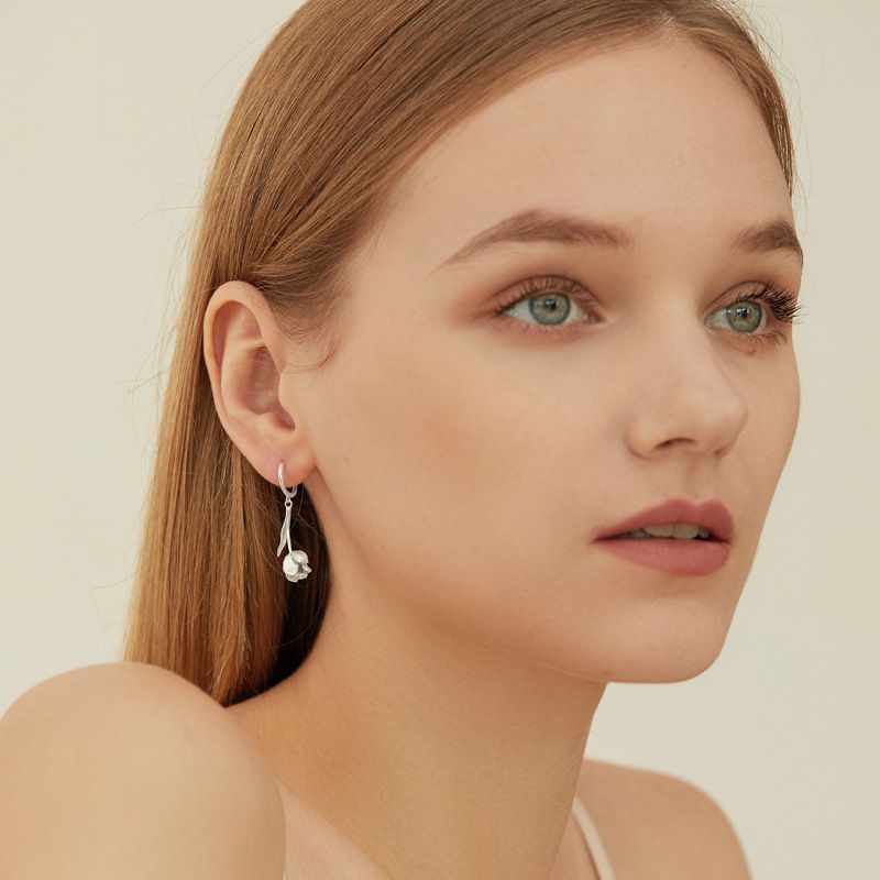 Tulip Drop Earrings in Gold or Silver Tone