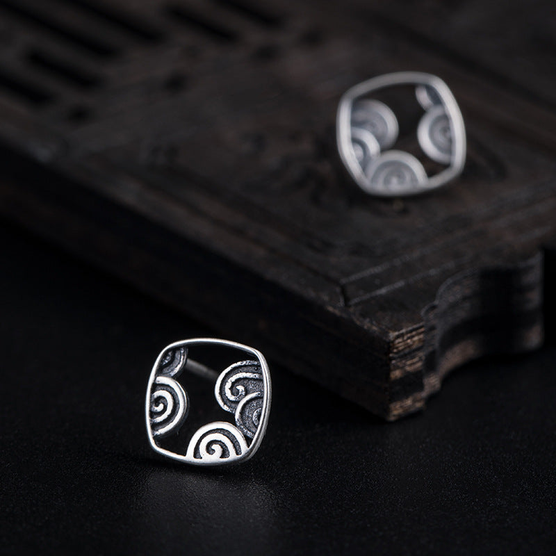 Minimalist Cloud Pattern Stud Earrings in Geometric Frame