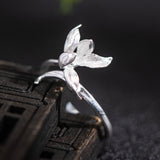 Blooming Silver Flower Ring – Minimalist Botanical Jewelry