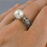 Vintage Gold Pearl Ring with Nature-Inspired Filigree Design