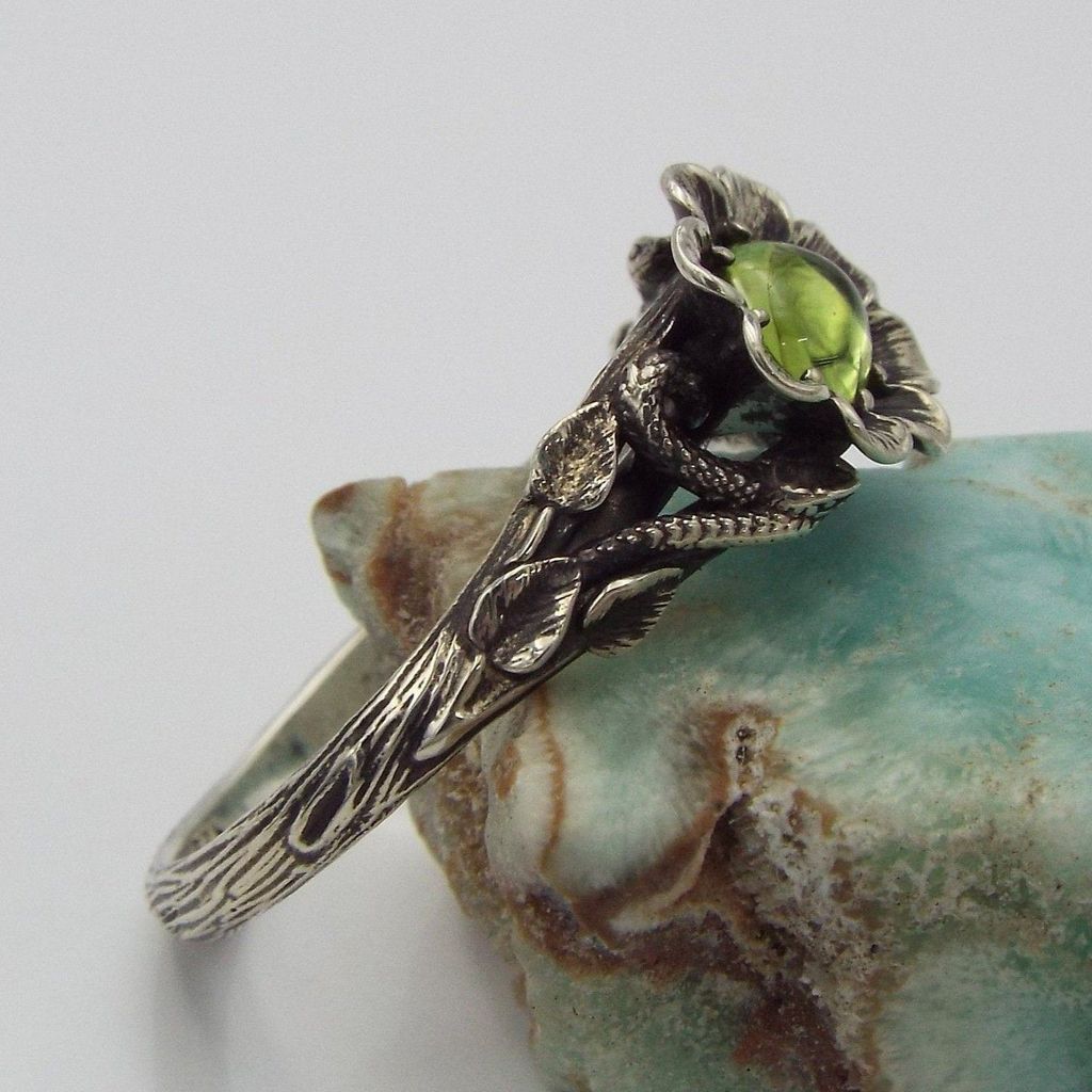 Vintage Green Flower Ring with Botanical Nature Inspired Design