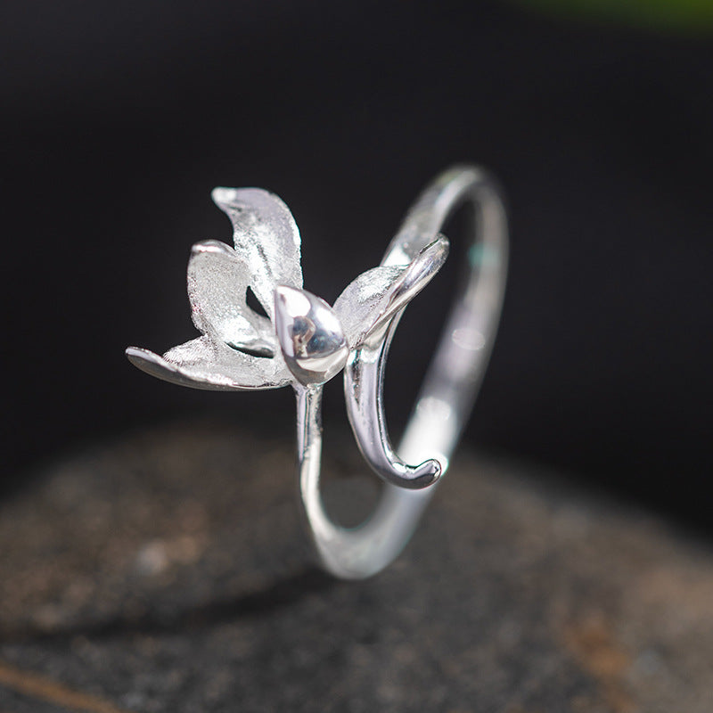 Blooming Silver Flower Ring – Minimalist Botanical Jewelry