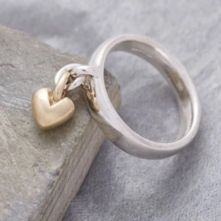 Rustic Heart Charm Ring with Nature-Inspired Minimalist Design
