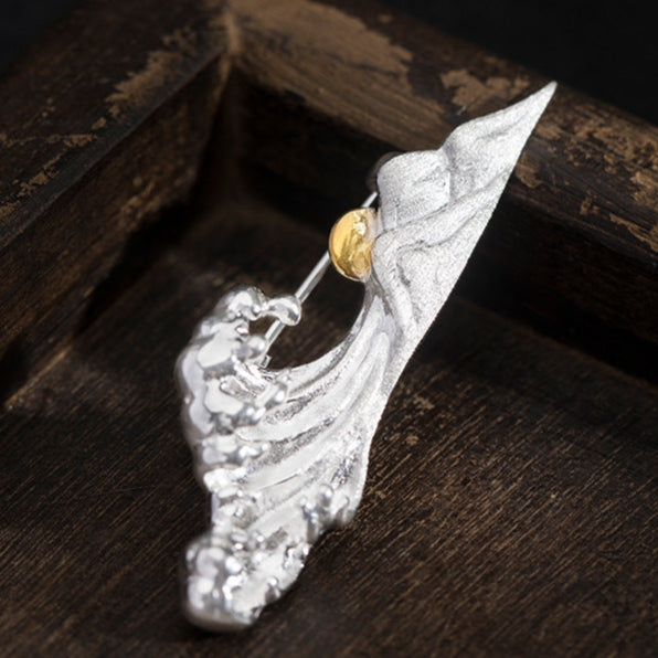Ocean Wave Brooch – Silver and Gold Nature-Inspired Pin